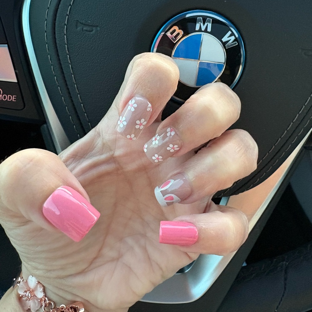 CurvLife Pink Floral Easter Bunny Bloom Press-On Nail Set